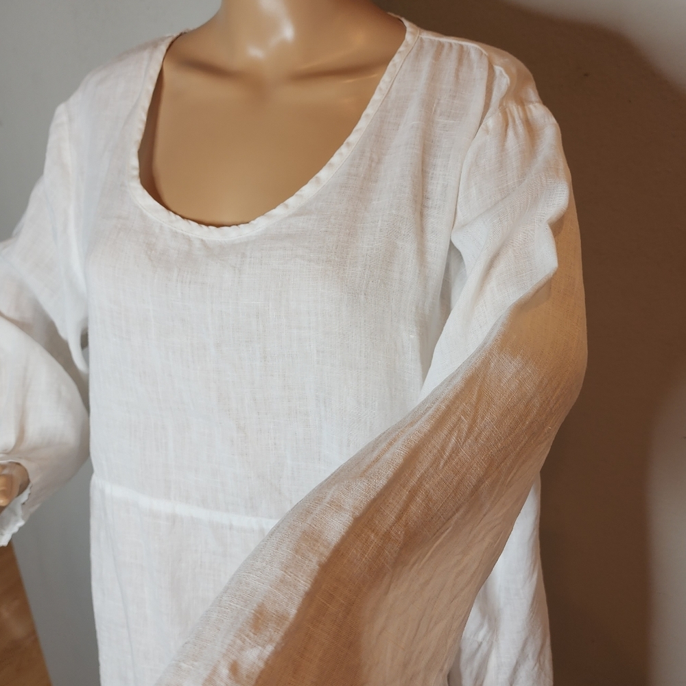 Flax White Linen tunic long sleeve top. Pocket. Button side. Size large. - Picture 4 of 16